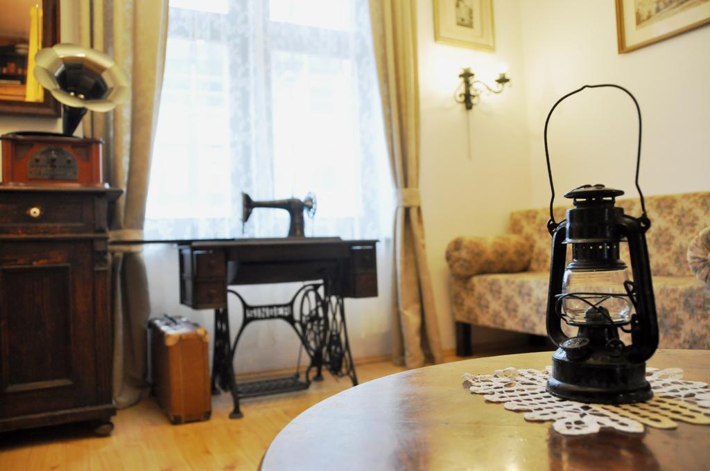 Traditional Slovak Apartment Pressburg Exterior foto